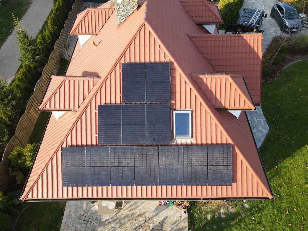 Moc instalacji: 4,62 kW Moduły fotowoltaiczne: Bauer Solar 385 W Technologia modułu: Bifacial