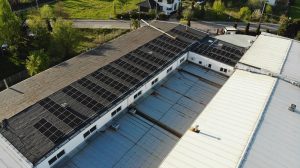 Moc instalacji: 49,68 kW Moduły fotowoltaiczne: DAH Solar 460 W Technologia modułu: Full Screen