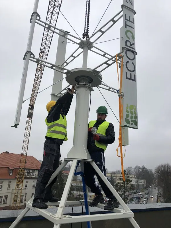 pionowy wiatrak przydomowy 3kw (ecorote 2800)