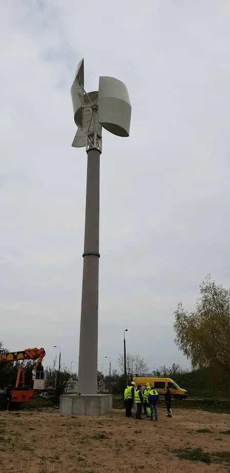 mikroinstalacje wiatrowe moja elektrownia wiatrowa turbina wiatrowa montowana na maszcie na gruncie