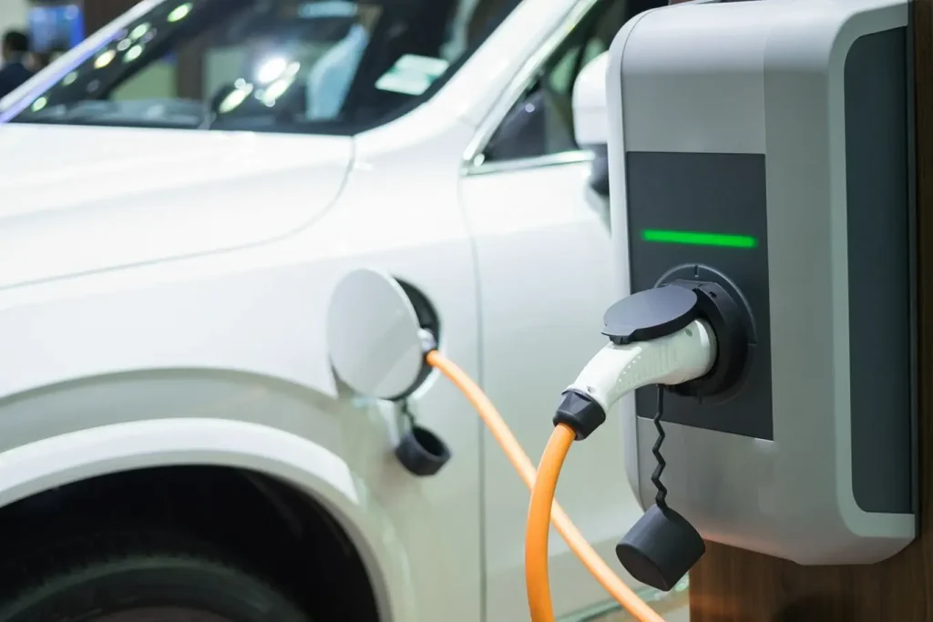 ładowanie samochodu elektrycznego